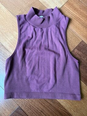 Women's Ribbed Mock Neck Crop Tank - Purple mauve color